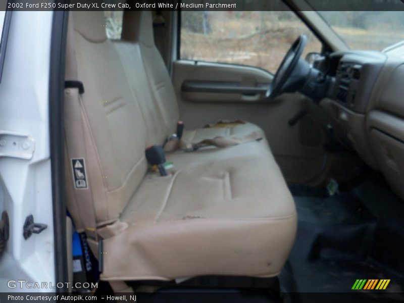 Oxford White / Medium Parchment 2002 Ford F250 Super Duty XL Crew Cab