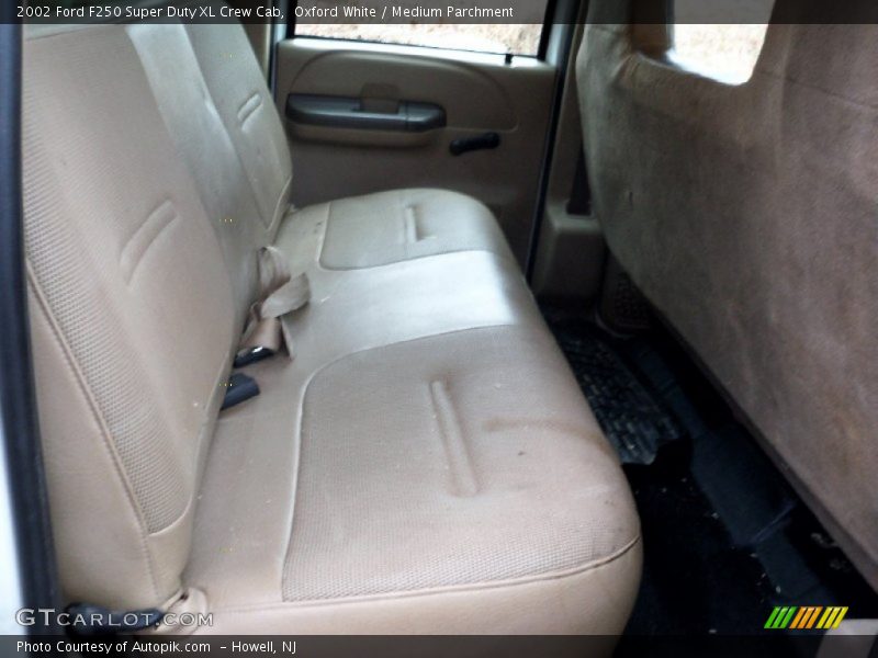 Oxford White / Medium Parchment 2002 Ford F250 Super Duty XL Crew Cab