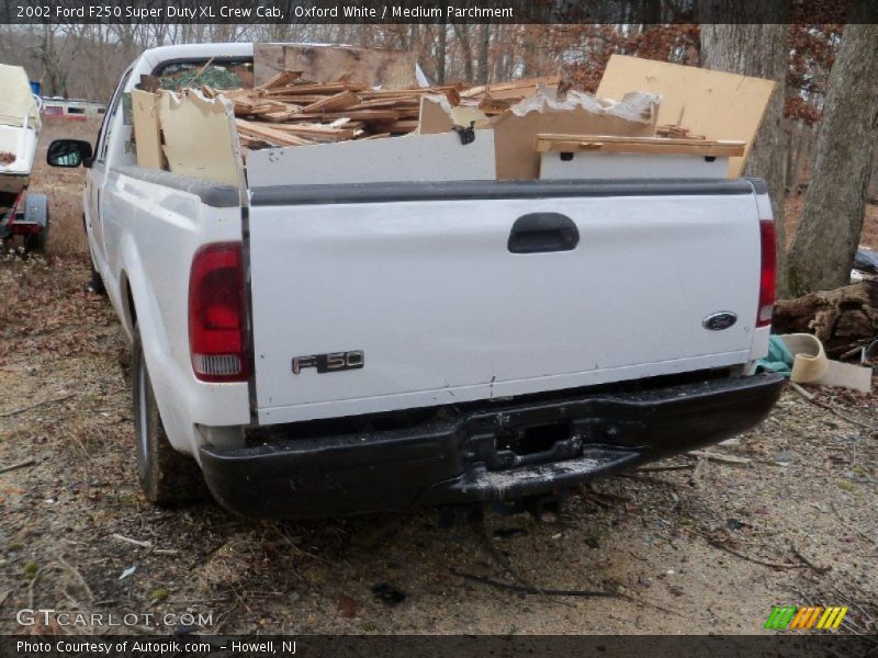 Oxford White / Medium Parchment 2002 Ford F250 Super Duty XL Crew Cab