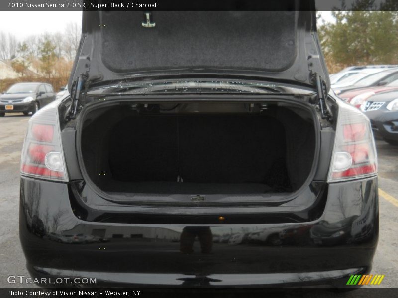 Super Black / Charcoal 2010 Nissan Sentra 2.0 SR
