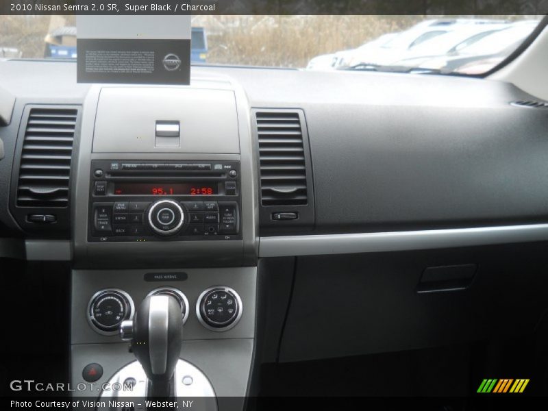 Super Black / Charcoal 2010 Nissan Sentra 2.0 SR