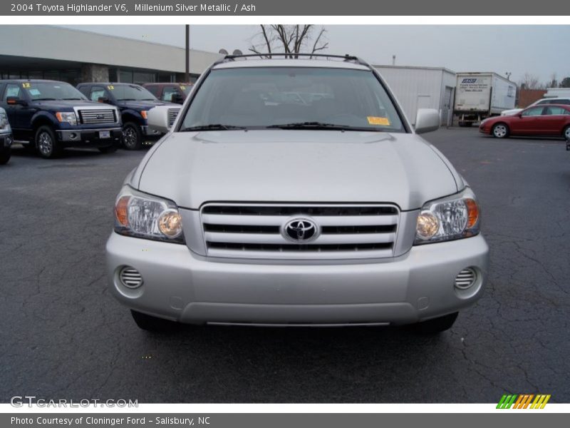 Millenium Silver Metallic / Ash 2004 Toyota Highlander V6
