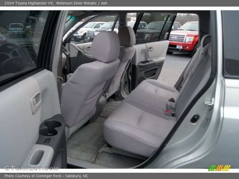 Millenium Silver Metallic / Ash 2004 Toyota Highlander V6