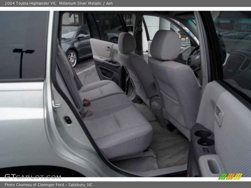 Millenium Silver Metallic / Ash 2004 Toyota Highlander V6