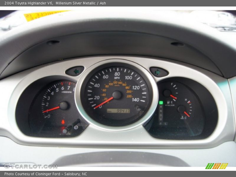 Millenium Silver Metallic / Ash 2004 Toyota Highlander V6