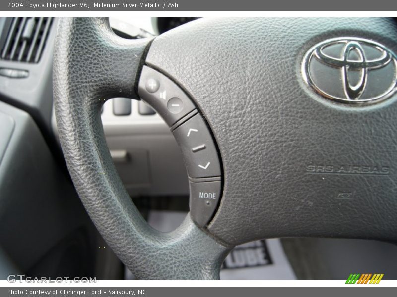 Millenium Silver Metallic / Ash 2004 Toyota Highlander V6