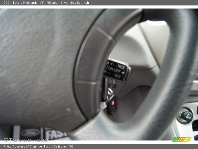 Millenium Silver Metallic / Ash 2004 Toyota Highlander V6
