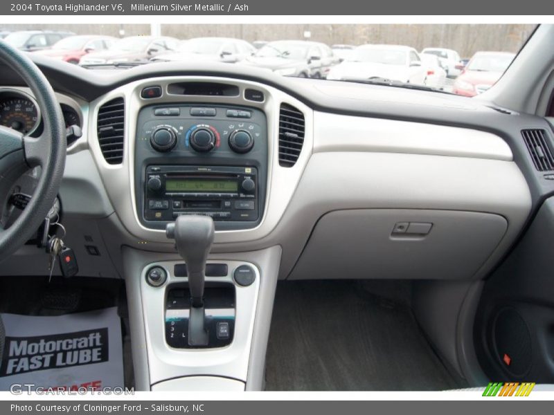 Millenium Silver Metallic / Ash 2004 Toyota Highlander V6