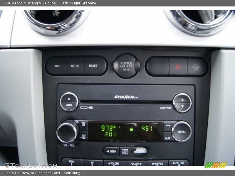 Controls of 2009 Mustang V6 Coupe