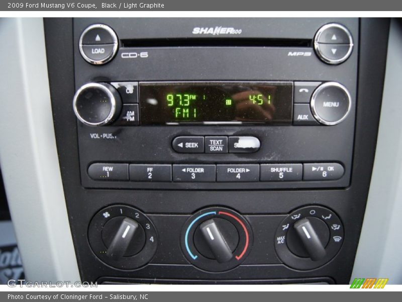 Controls of 2009 Mustang V6 Coupe