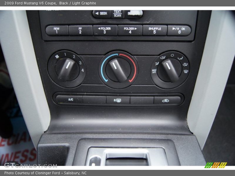 Controls of 2009 Mustang V6 Coupe