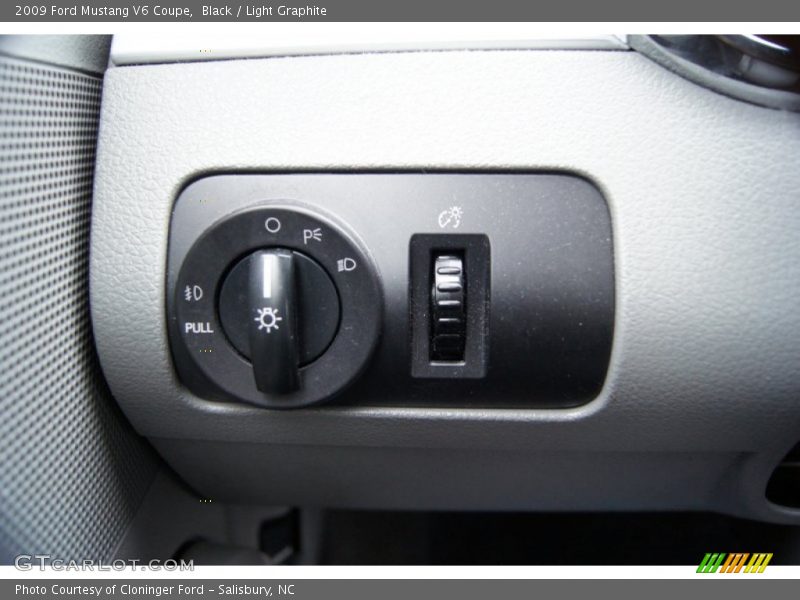 Black / Light Graphite 2009 Ford Mustang V6 Coupe