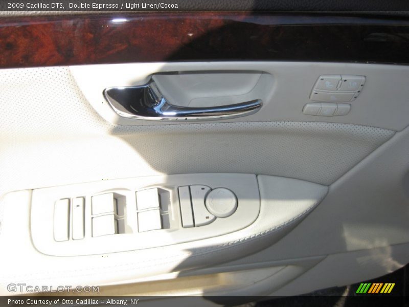 Double Espresso / Light Linen/Cocoa 2009 Cadillac DTS