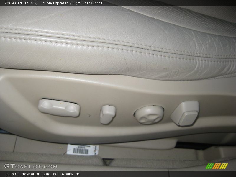 Double Espresso / Light Linen/Cocoa 2009 Cadillac DTS