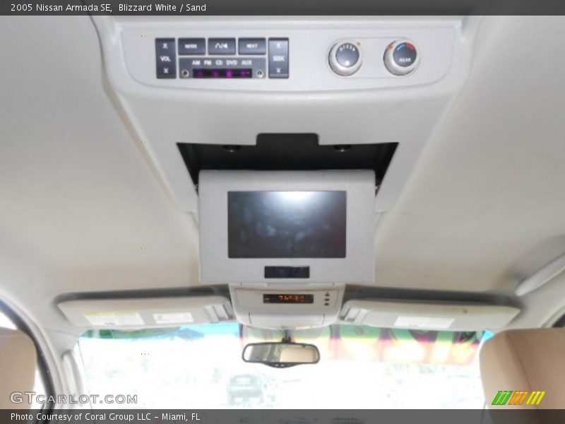 Blizzard White / Sand 2005 Nissan Armada SE