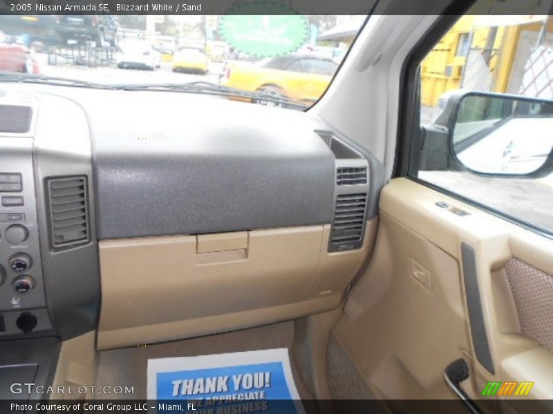 Blizzard White / Sand 2005 Nissan Armada SE