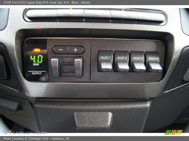 Controls of 2008 F250 Super Duty FX4 Crew Cab 4x4