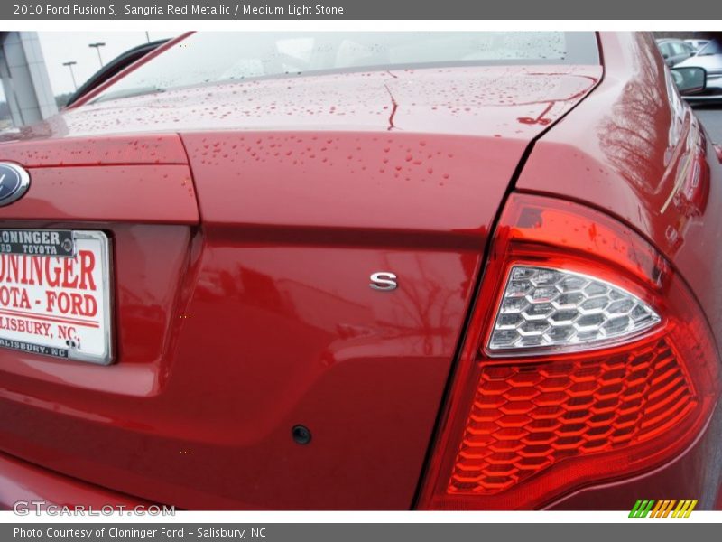 Sangria Red Metallic / Medium Light Stone 2010 Ford Fusion S