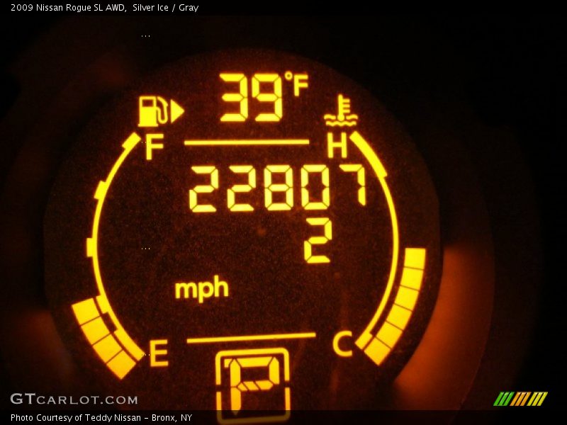 Silver Ice / Gray 2009 Nissan Rogue SL AWD