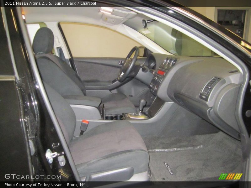 Super Black / Charcoal 2011 Nissan Altima 2.5 S