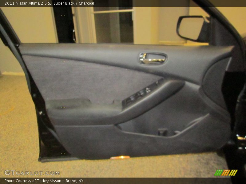 Super Black / Charcoal 2011 Nissan Altima 2.5 S