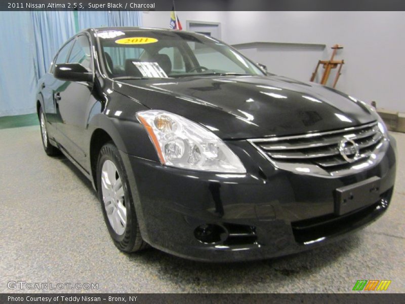 Super Black / Charcoal 2011 Nissan Altima 2.5 S