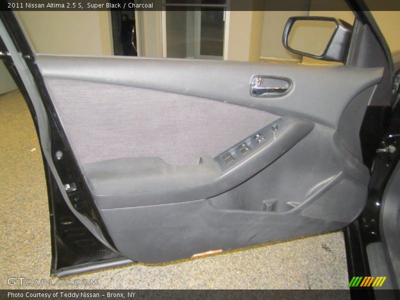 Super Black / Charcoal 2011 Nissan Altima 2.5 S