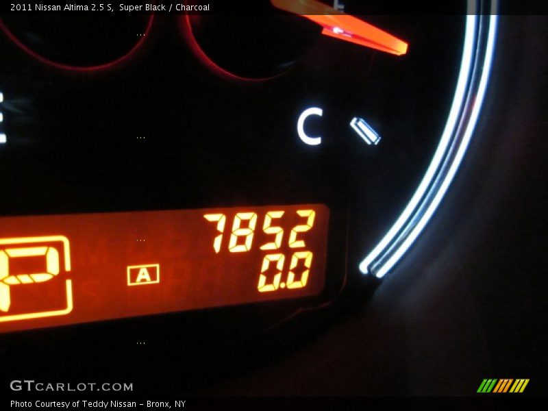 Super Black / Charcoal 2011 Nissan Altima 2.5 S