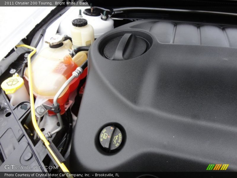 Bright White / Black 2011 Chrysler 200 Touring