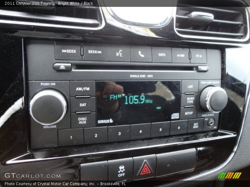 Audio System of 2011 200 Touring