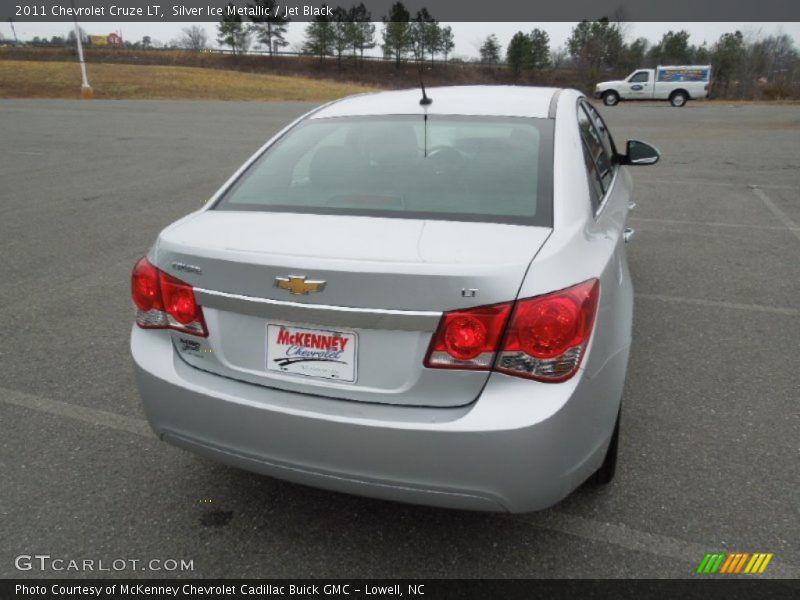 Silver Ice Metallic / Jet Black 2011 Chevrolet Cruze LT