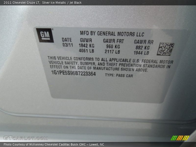 Silver Ice Metallic / Jet Black 2011 Chevrolet Cruze LT
