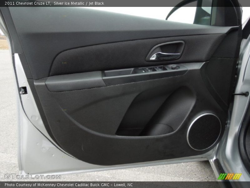 Silver Ice Metallic / Jet Black 2011 Chevrolet Cruze LT