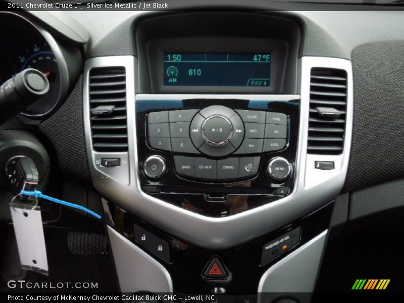 Silver Ice Metallic / Jet Black 2011 Chevrolet Cruze LT