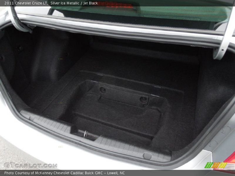 Silver Ice Metallic / Jet Black 2011 Chevrolet Cruze LT