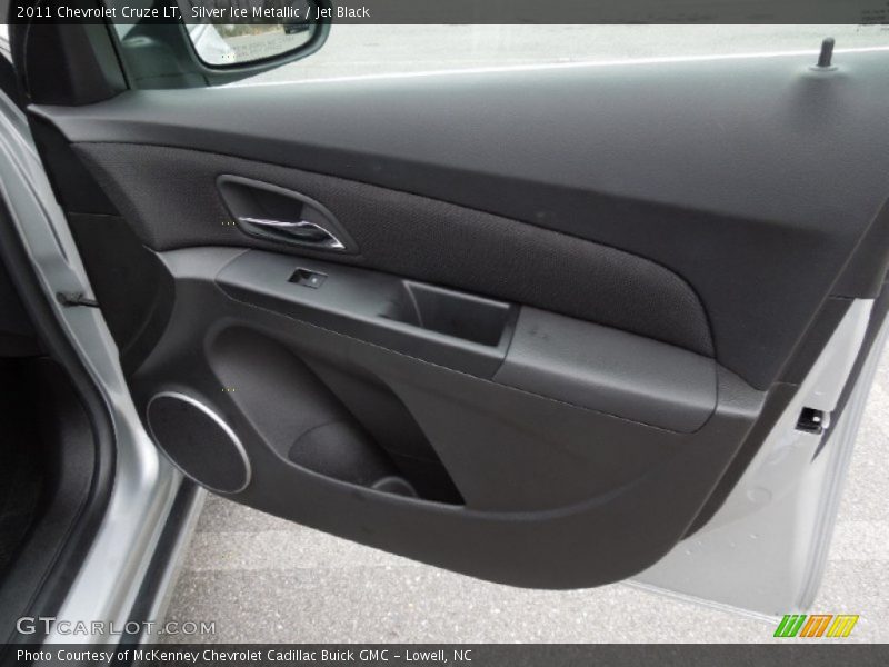 Silver Ice Metallic / Jet Black 2011 Chevrolet Cruze LT