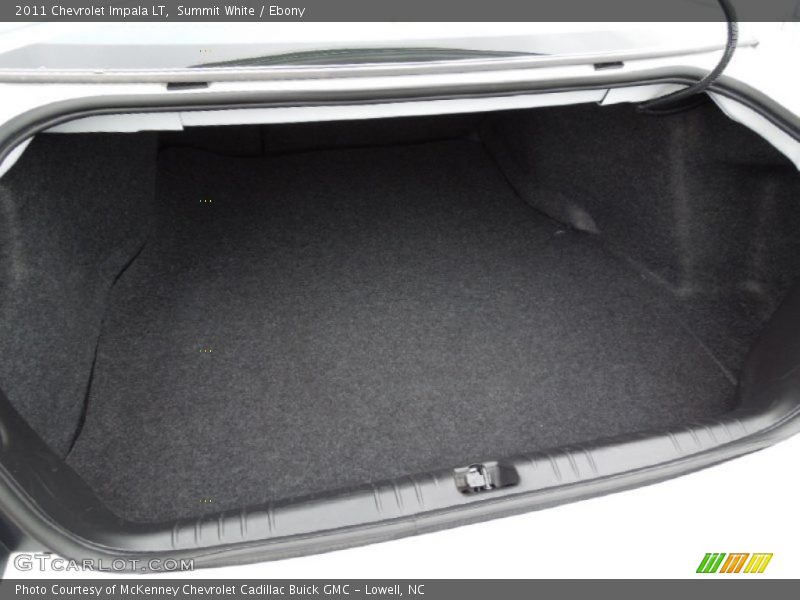 Summit White / Ebony 2011 Chevrolet Impala LT