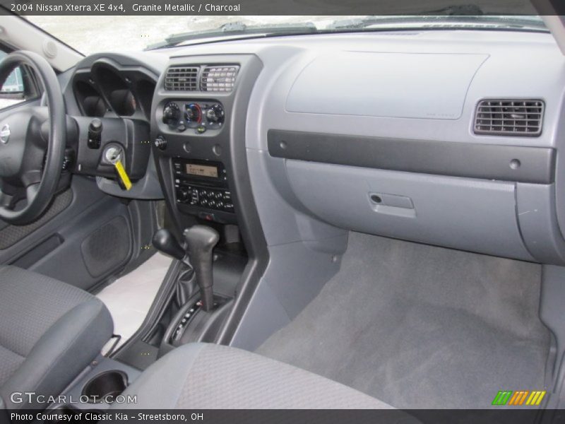 Granite Metallic / Charcoal 2004 Nissan Xterra XE 4x4