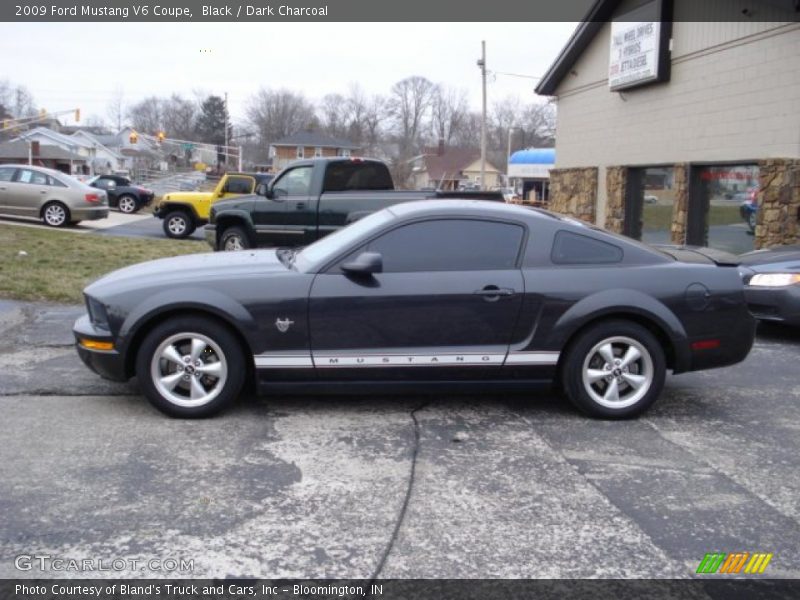 Black / Dark Charcoal 2009 Ford Mustang V6 Coupe