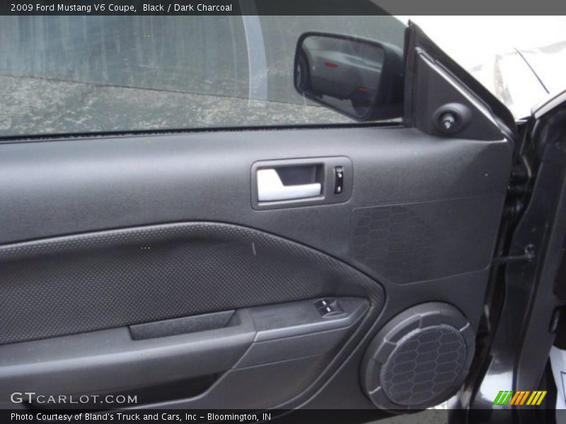 Black / Dark Charcoal 2009 Ford Mustang V6 Coupe