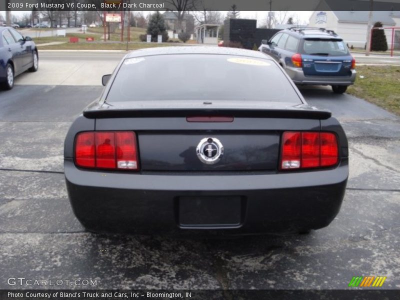 Black / Dark Charcoal 2009 Ford Mustang V6 Coupe