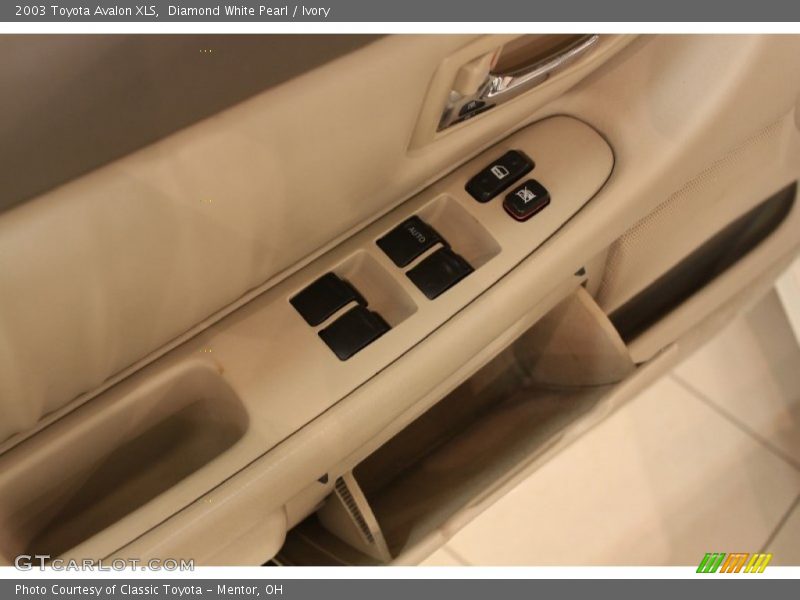 Diamond White Pearl / Ivory 2003 Toyota Avalon XLS
