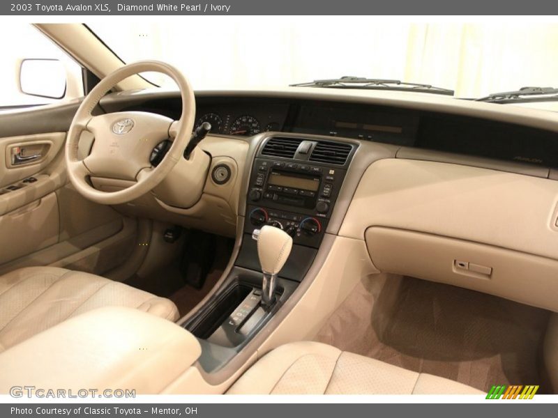Diamond White Pearl / Ivory 2003 Toyota Avalon XLS