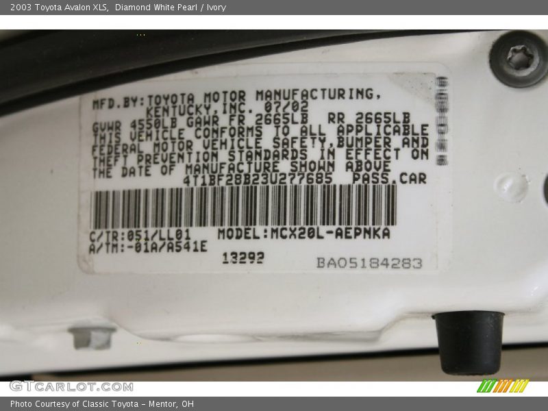 Diamond White Pearl / Ivory 2003 Toyota Avalon XLS