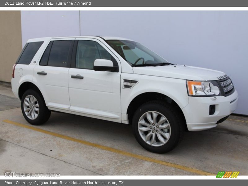  2012 LR2 HSE Fuji White