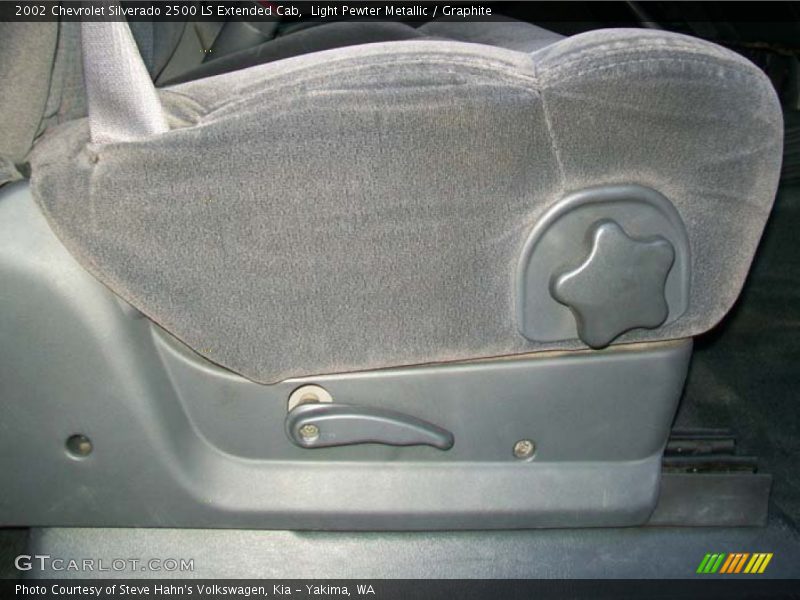 Light Pewter Metallic / Graphite 2002 Chevrolet Silverado 2500 LS Extended Cab