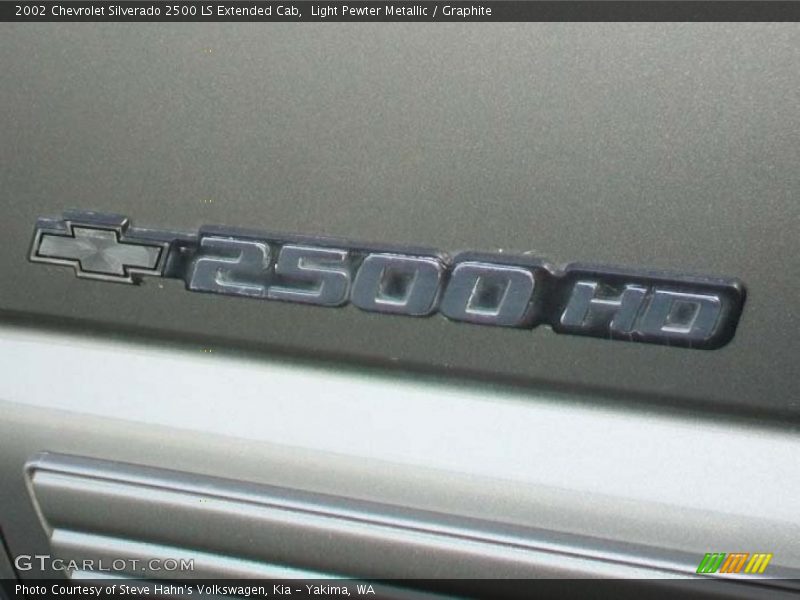 Light Pewter Metallic / Graphite 2002 Chevrolet Silverado 2500 LS Extended Cab
