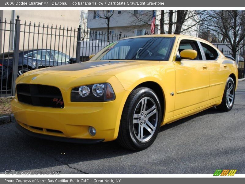 Front 3/4 View of 2006 Charger R/T Daytona