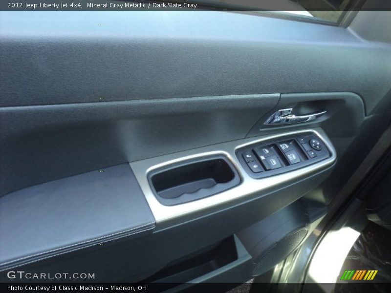 Mineral Gray Metallic / Dark Slate Gray 2012 Jeep Liberty Jet 4x4