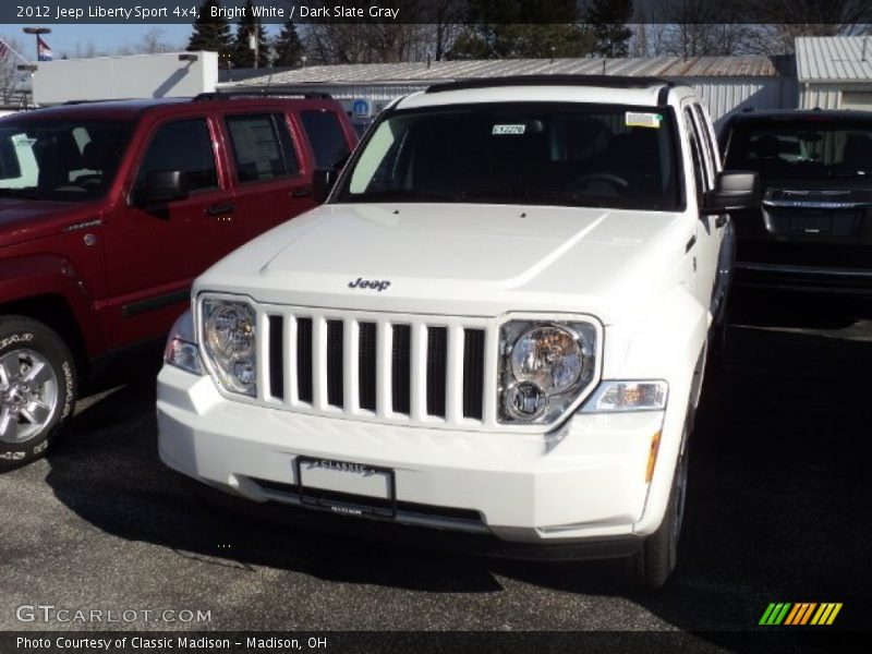 Bright White / Dark Slate Gray 2012 Jeep Liberty Sport 4x4